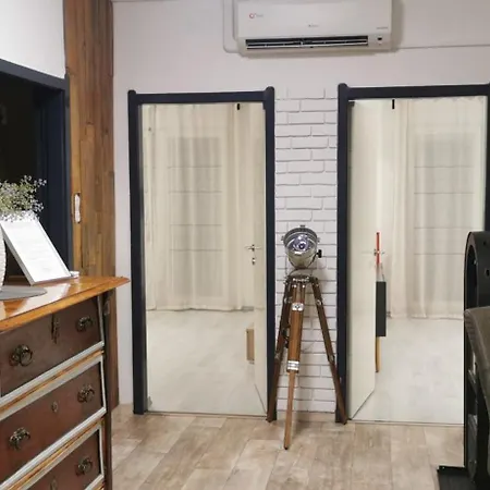 Bruno Vendeghaz Apartment *