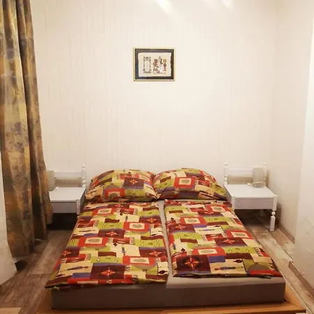 Bruno Vendeghaz Apartment *